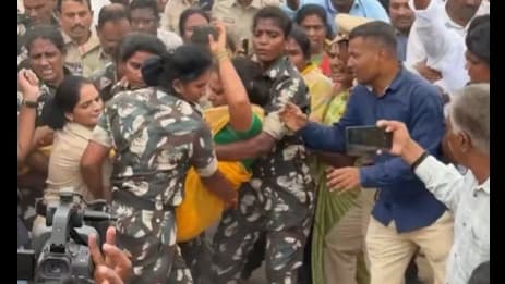 బోడుప్పల్ లో ఉద్రిక్తత.. కల్వకుంట్ల కవిత అరెస్ట్